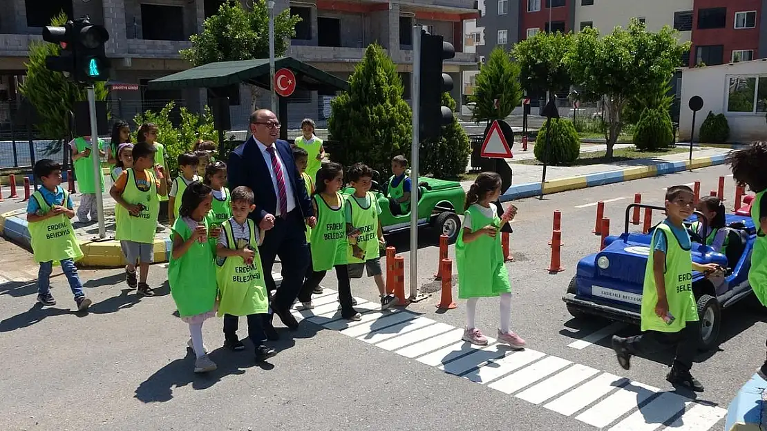 10 bin çocuğa trafik eğitimi