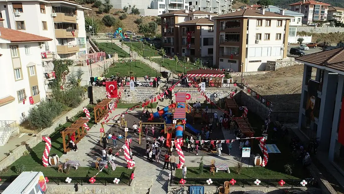 100. Yıl Parkı'nı çocuklar açtı