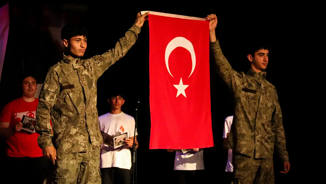 Çanakkale Zaferi töreni | Bayındır'da yürekleri ısıttı