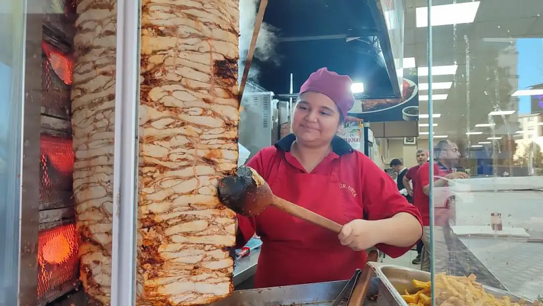 14 yaşında döner ustası oldu: Elif Naz'ın ilham veren başarı hikayesi