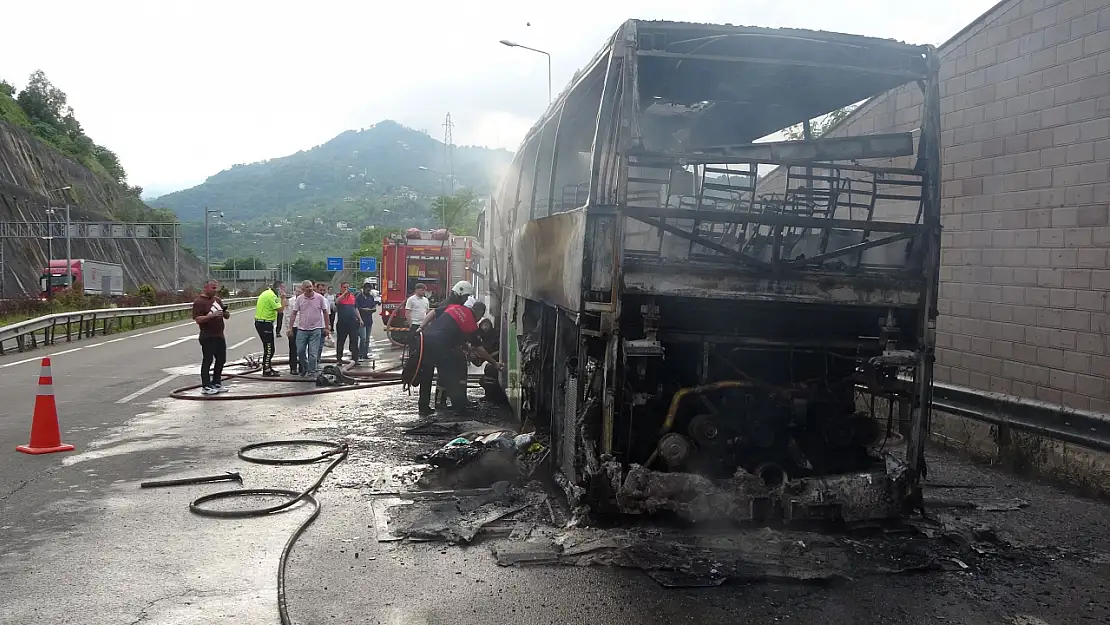 15 dakika önce tamir görmüş: 37 yolcu bulunan otobüste yangın!