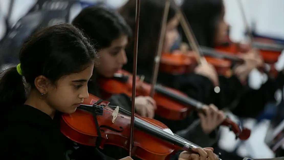 157 çocuğun hayatı renklendi