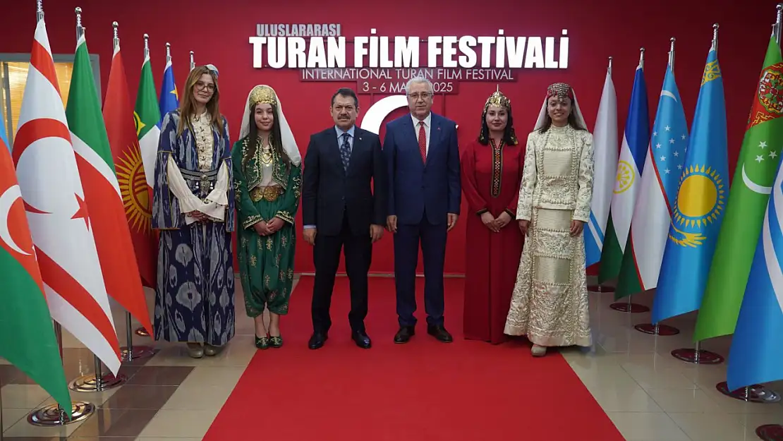 1675 film yarıştı, ödüller yağmur gibi geldi: II. Turan Film Festivali