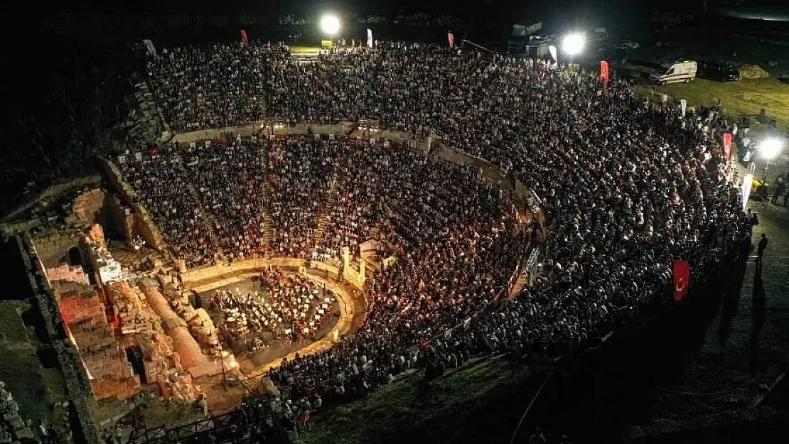 1800 yıllık Hierapolis Antik Tiyatro'da müzik şöleni