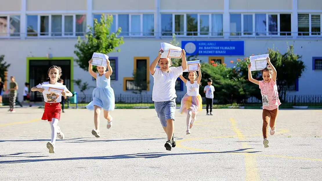 19 milyon öğrenci için karne günü geldi