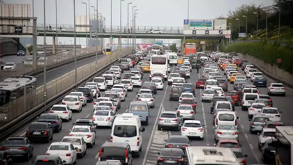 20 Gün 23:00 ile 06:00 saatleri arasında trafiğe kapatılacak:  İstanbul'da trafiğe çıkanlar hemen öğrensin