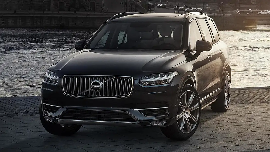 2025 Volvo XC90 Türkiye'de! İşte fiyatı ve yenilikçi özellikleri