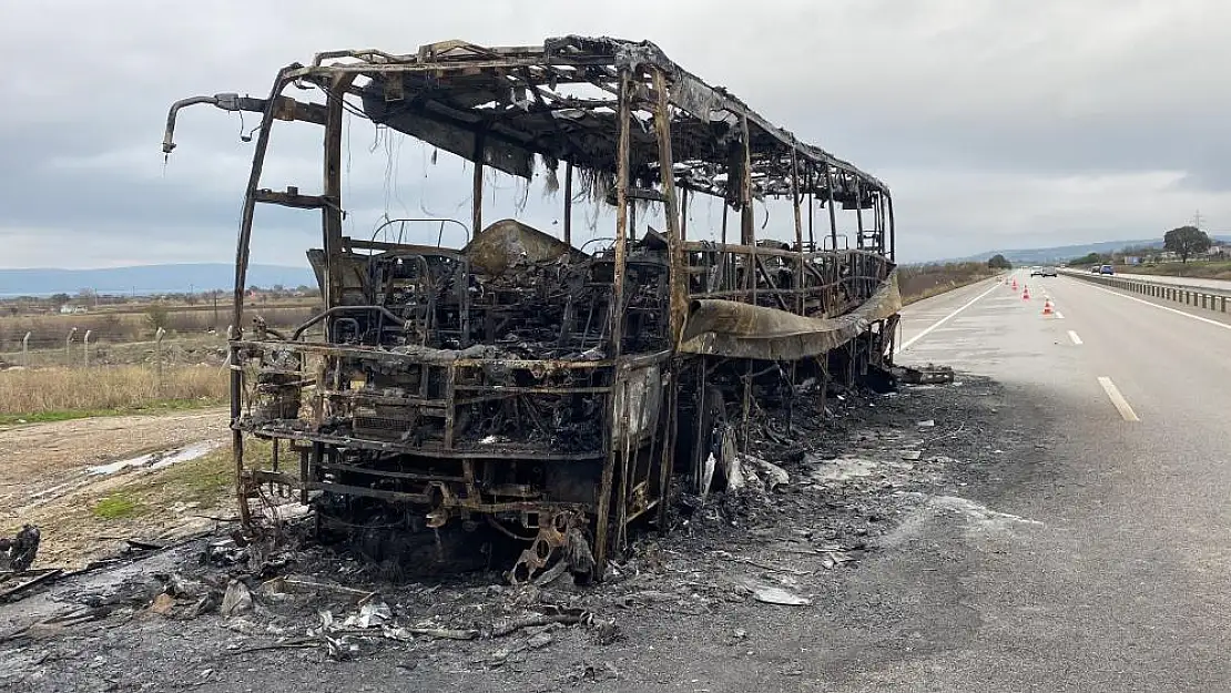 23 yolcusu bulunan yolcu otobüsü alev alev yandı