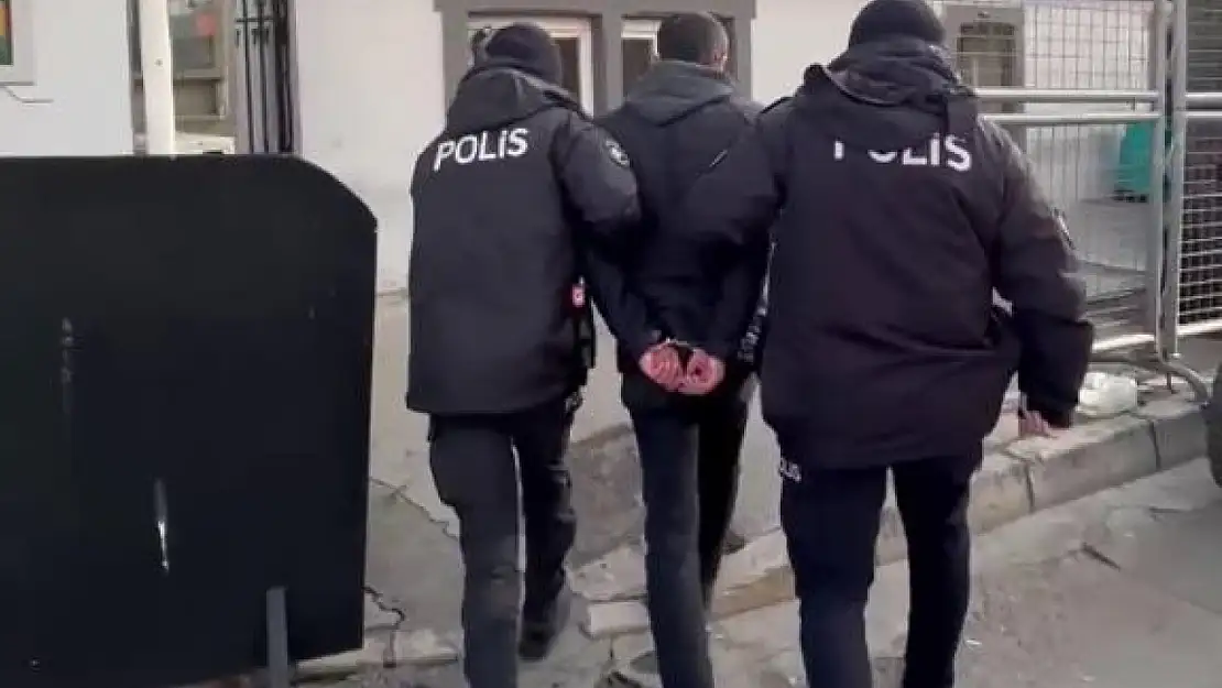 25 yıl hapis cezasıyla aranıyordu: Cinayet hükümlüsü polise takıldı!