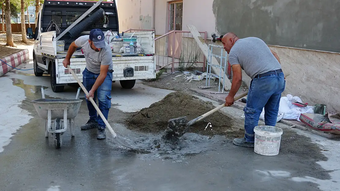 26 okula bakım onarım desteği