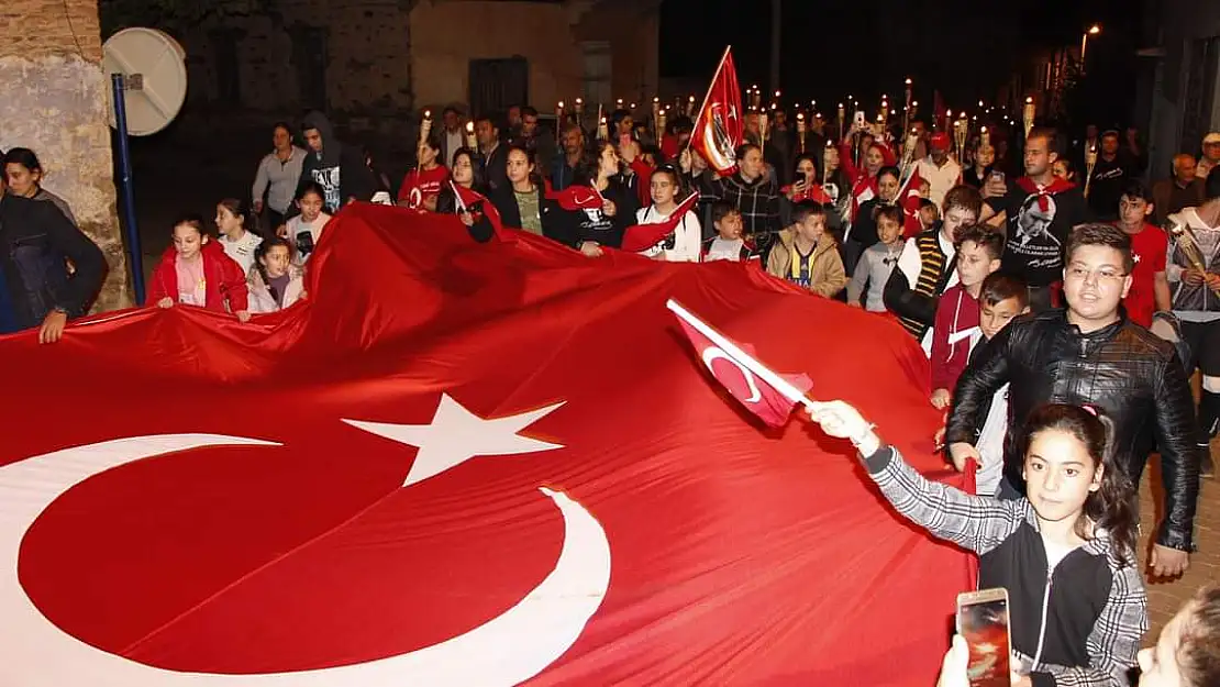 28 Ekim akşamı Kaymakçı'da fener alayı ve Tolga Çandar konseri