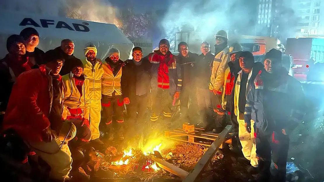 3 bin 550 madenci deprem bölgesinde hayat kurtarıyor