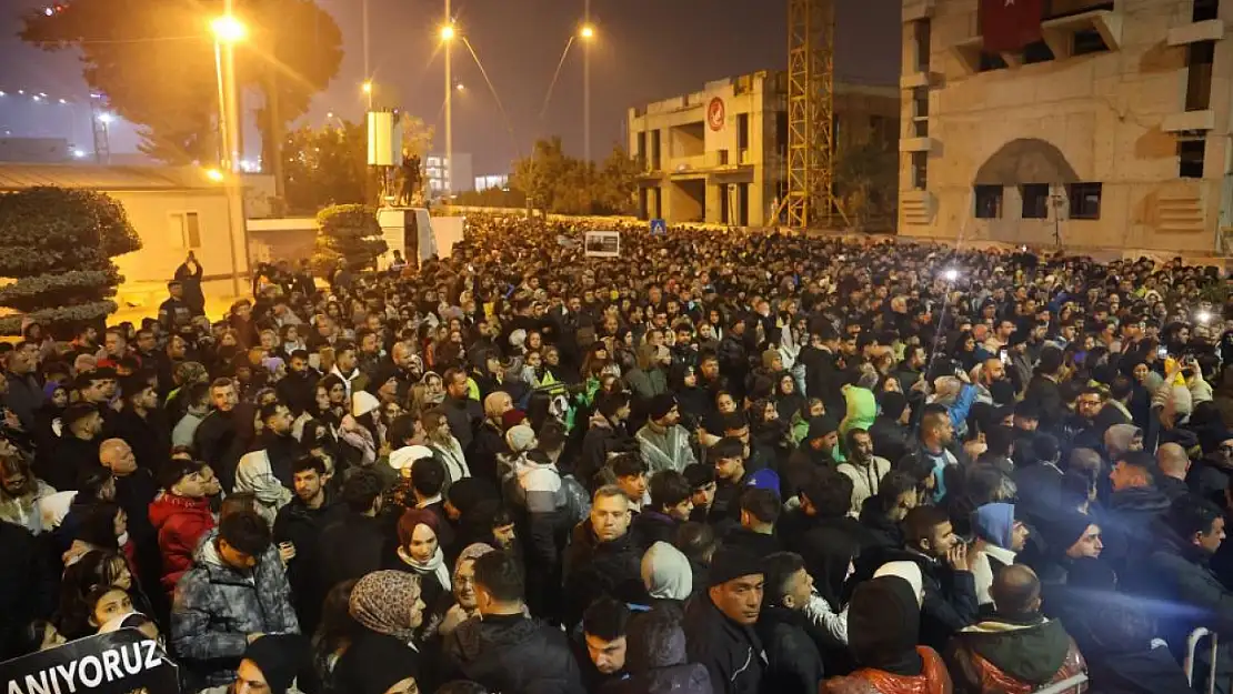 6 Şubat'ta sessiz çığlık: Hatay'da anma yürüyüşü düzenlendi