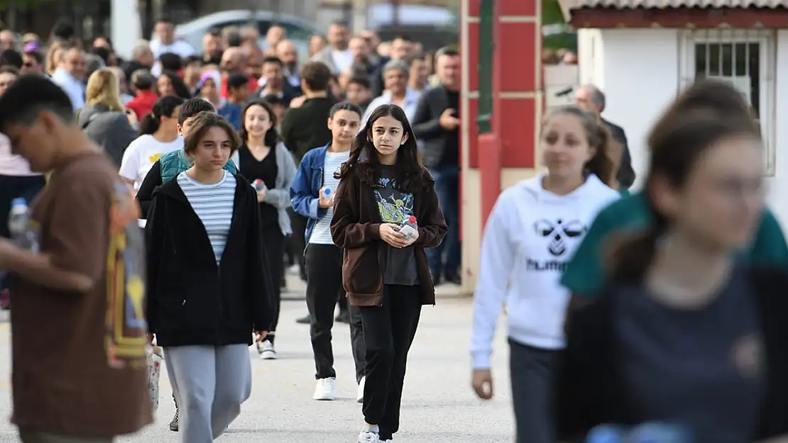 8. Ve 12. Sınıf öğrencileri için başvuru ekranı açıldı: Başvurular T.C. kimlik numarası ile yapılacak