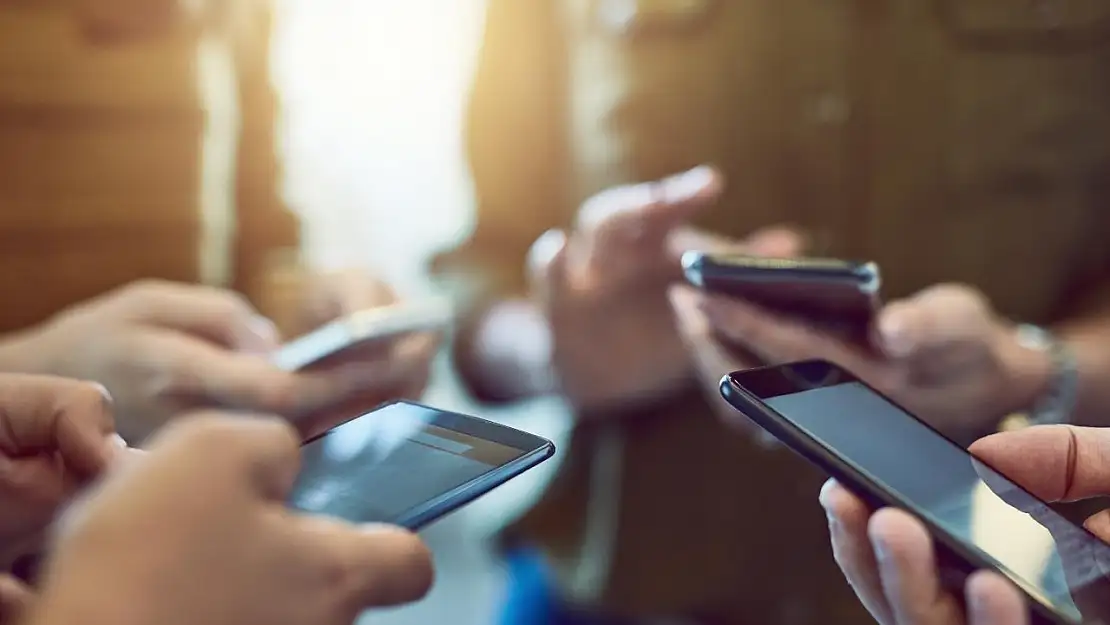 ABD - Çin ticaret savaşı telefon tarifelerine zam olarak geri dönecek!