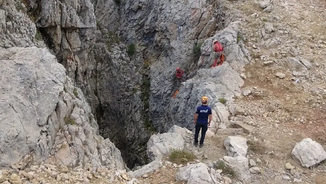 ABD'li bilim adamı bin 276 metre derinlikte mide kanaması geçirdi