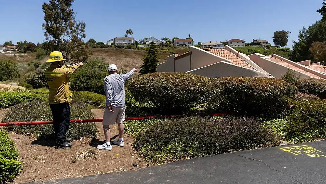 ABD'nin California eyaletinde toprak kayması: 12 ev yıkıldı