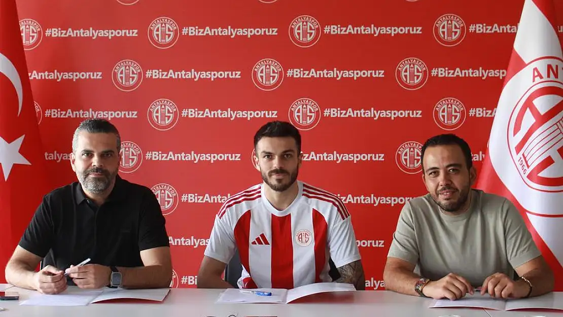 Abdullah Yiğiter Antalyaspor'a imzayı attı