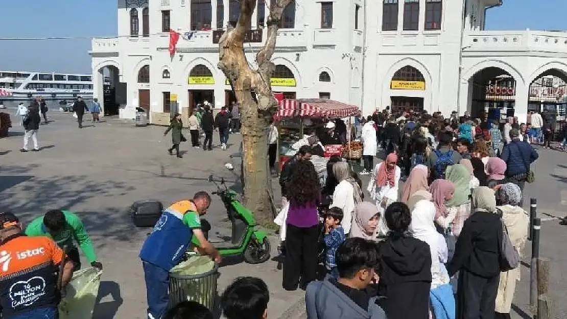 Adalar iskelesinde bayram yoğunluğu yaşandı