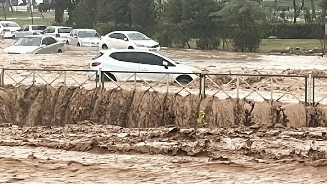 Adıyaman’da konteyner sele kapıldı