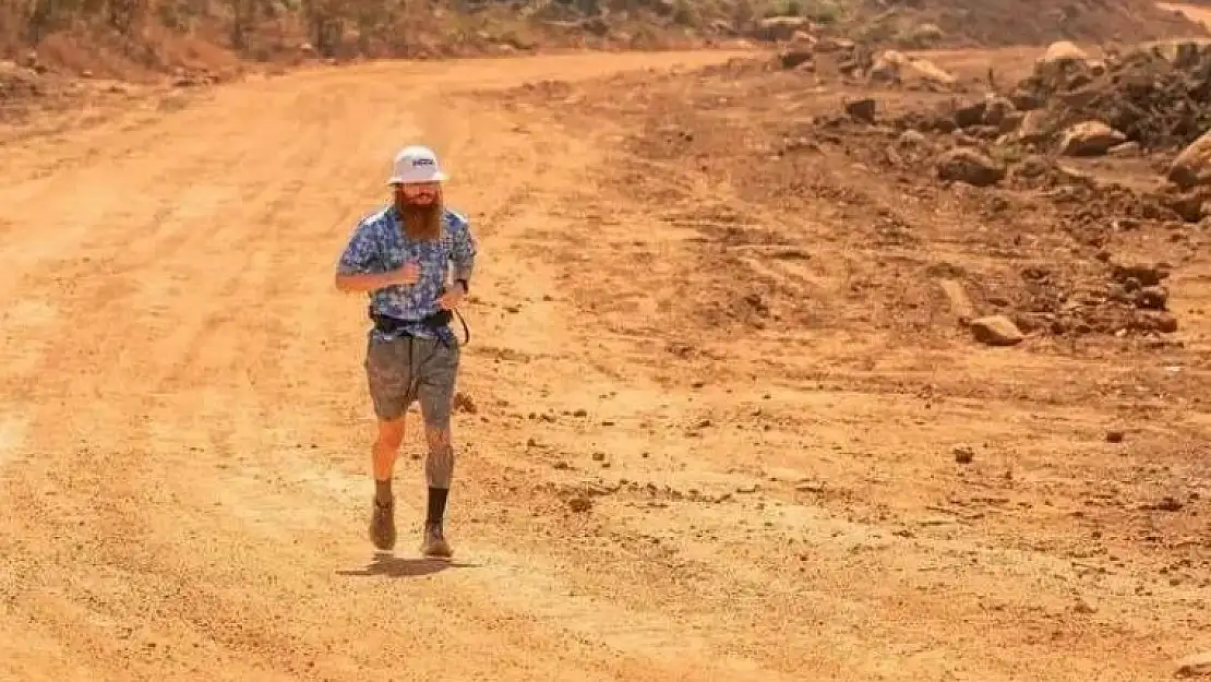 Afrika kıtasını 352 günde baştan sona koştu