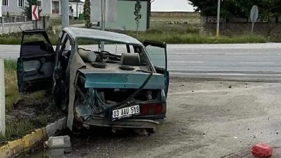 Afyon’da feci kazada 1 kişi yaralandı.