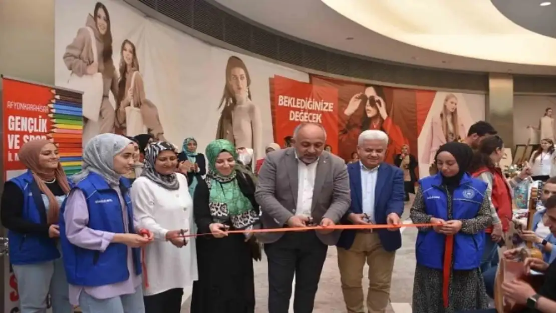 Afyon’da 'Kültür Sanat Sokağı’ sergisi açıldı