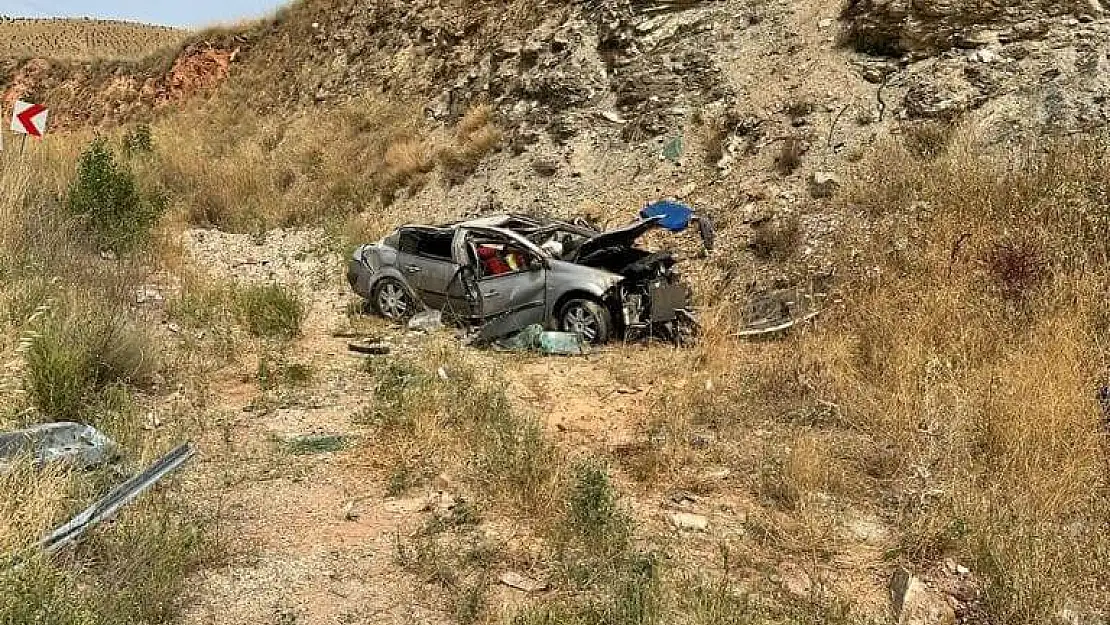 Afyon’da takla atan otomobil şarampole uçtu: 1 ölü, 3 yaralı