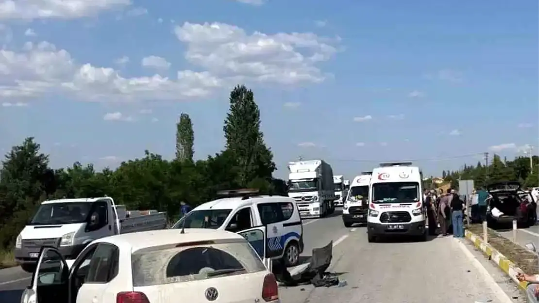 Afyonkarahisar'da korkunç kaza: Ölü ve yaralılar var