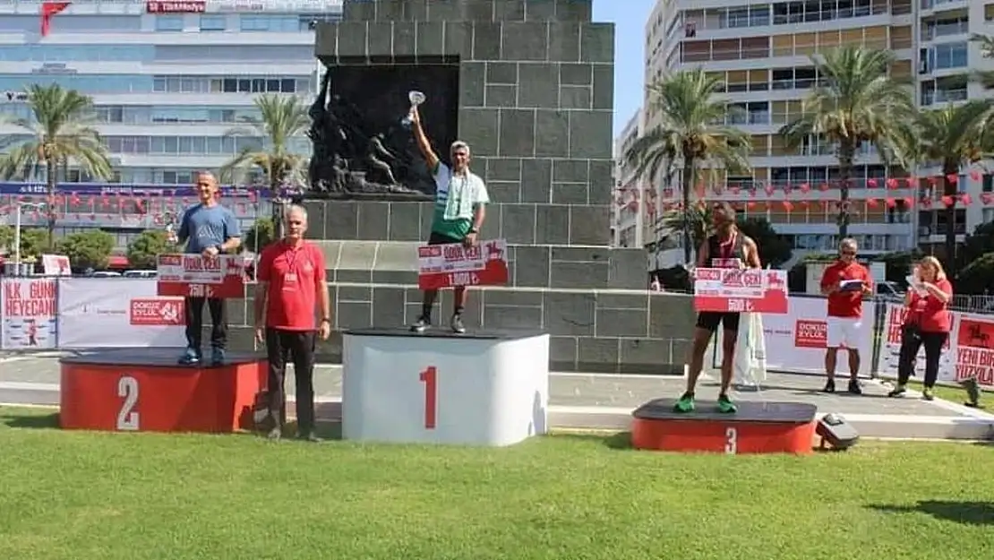 Ahmet Bayram İzmir Yarı Maratonu’nda şampiyon oldu