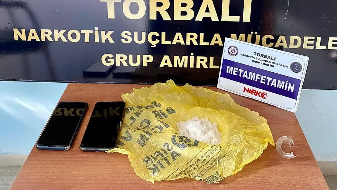 Aile görünümlü uyuşturucu tacirleri tutuklandı