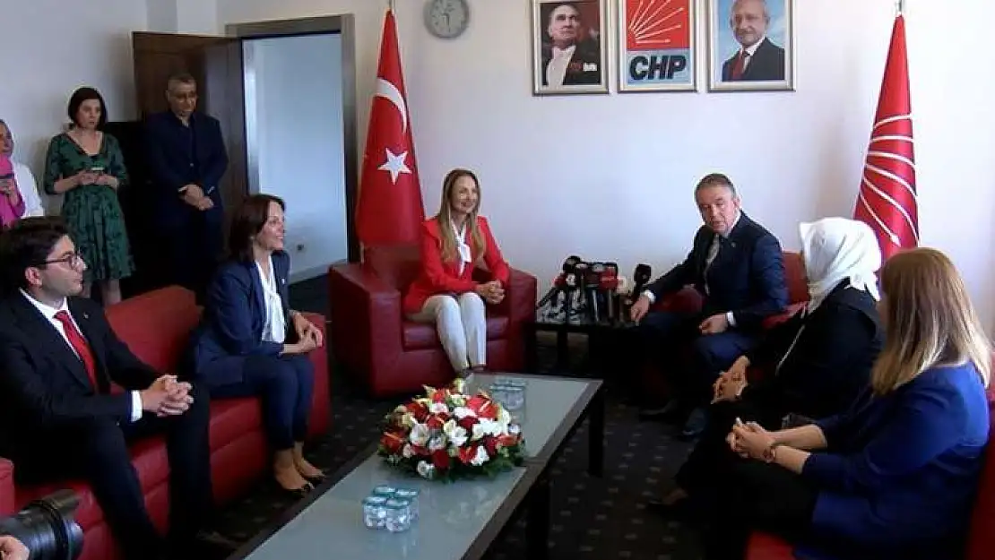 AK Parti heyetinden CHP’ye bayram ziyareti