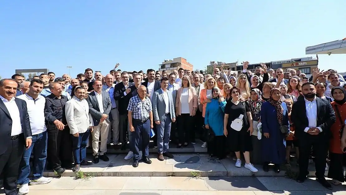 AK Parti İzmir’den ilçe turu