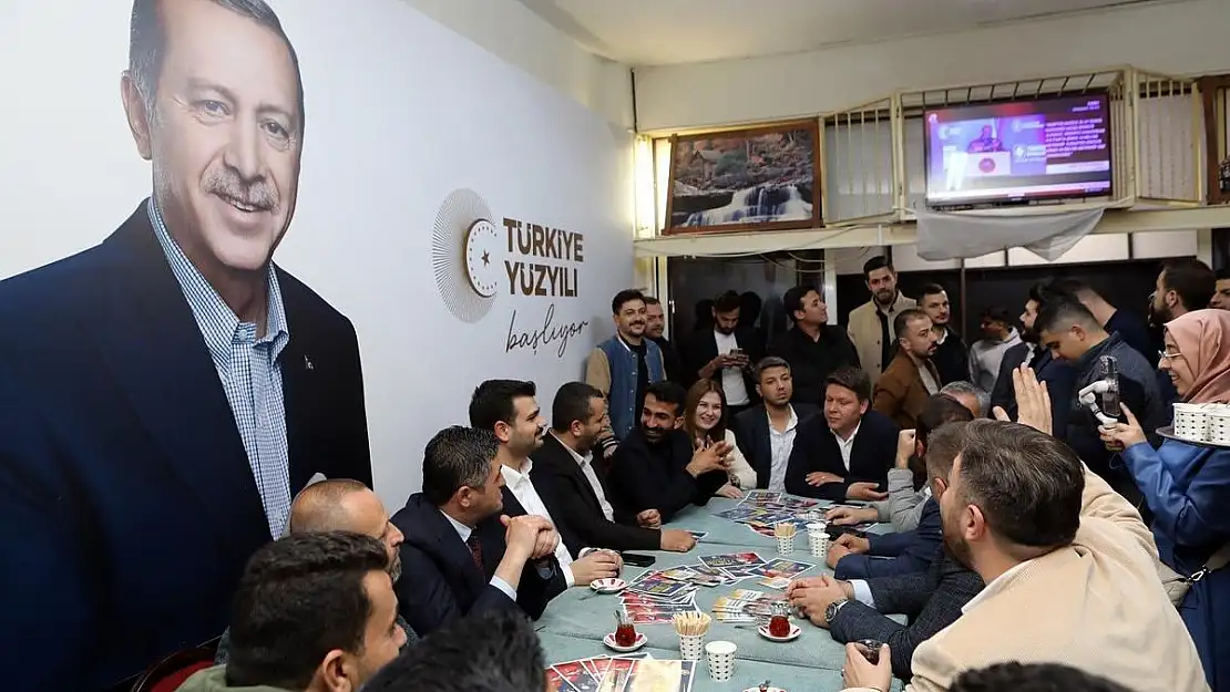 Ak Parti’den gençlik iftarı etkinliğinde seçim açıklamaları