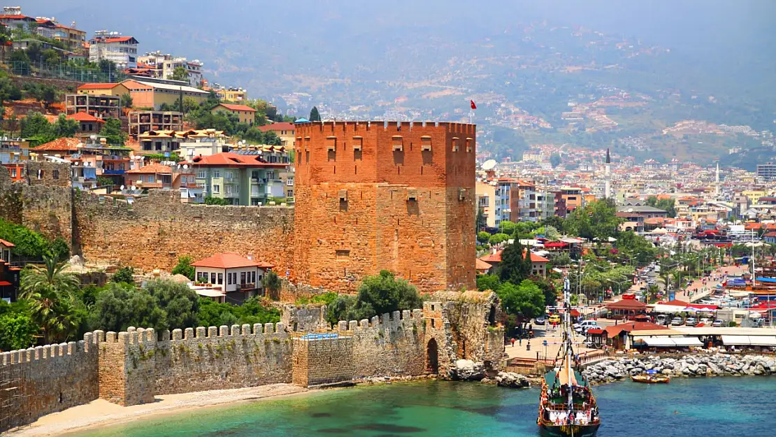 Akdeniz'in en güzel manzarasına sahip yer! Venedik'e rakip mimarisiyle turistlerin favorisi