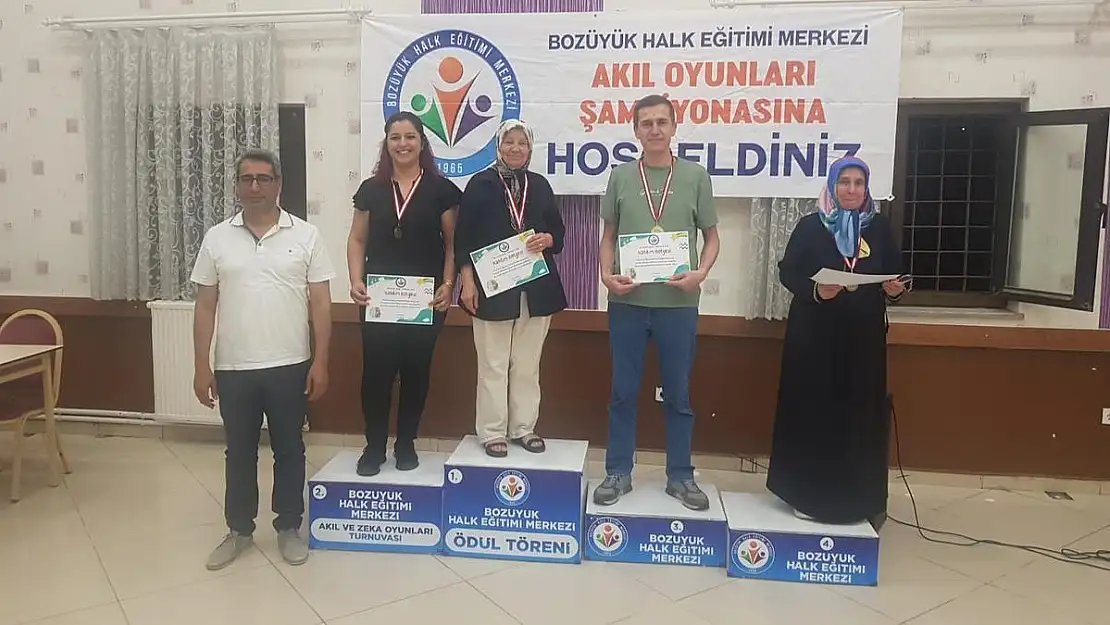 Akıl Oyunları Turnuvası’nda 72 yaşında şampiyon oldu