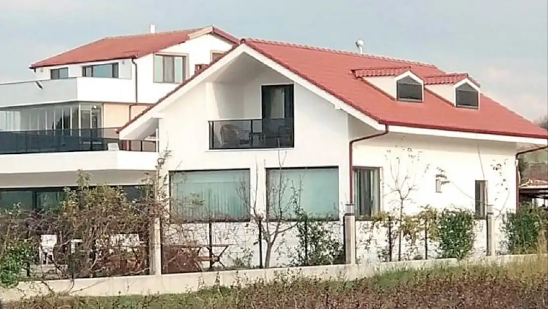 AKP'li vekilden boğaza nazır kaçak villa