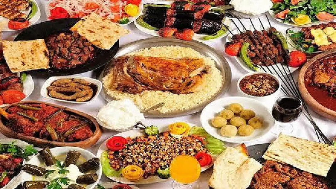 Akşamları yemek yeme işlemi saat kaç aralığında olmalı?