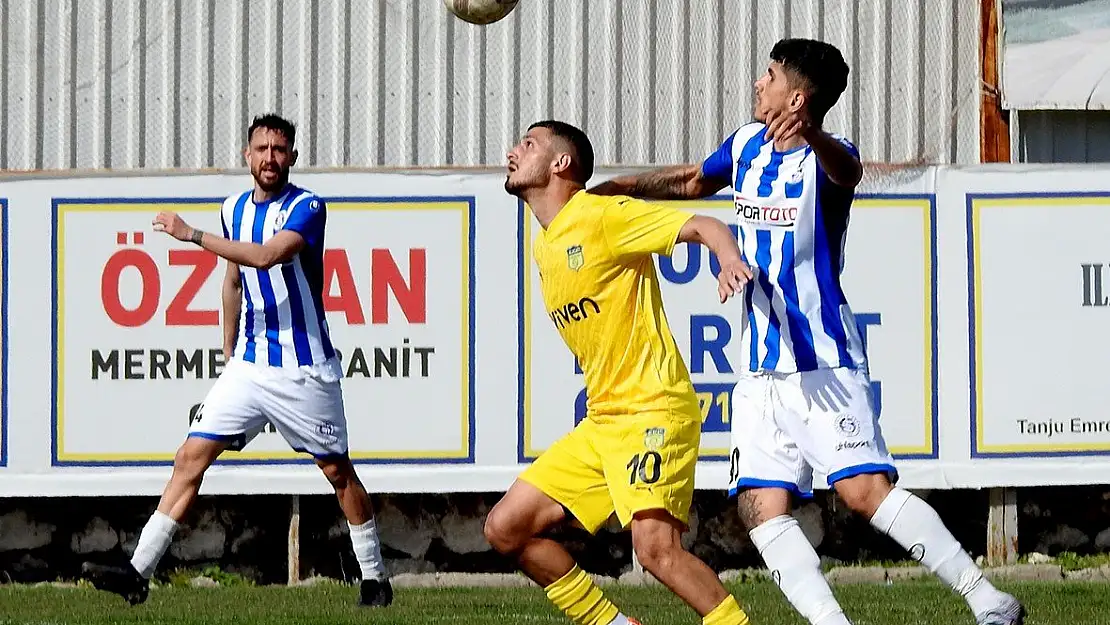 Alaçatıspor kendi sahasında 2-0 galip