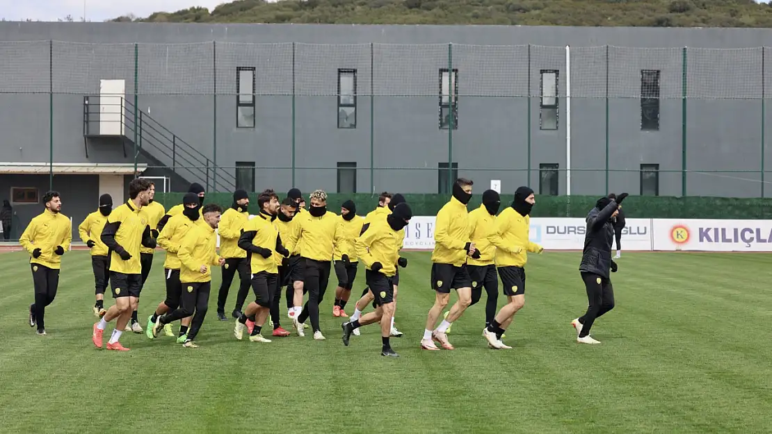 Aliağa FK'da 6 futbolcuyla yollar ayrıldı