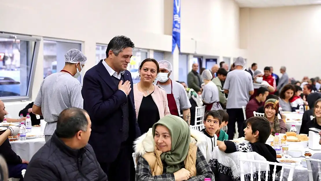 Aliağalılar ilk iftarda bir araya geldi