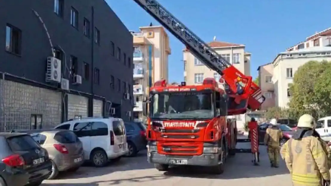 Alışveriş merkezinde yangın: Yangın söndürme tüpleri boştu!