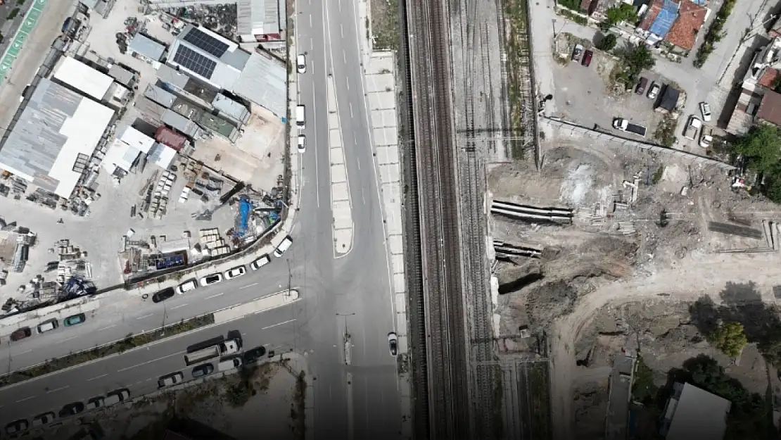Alsancak trafiği rahatlayacak! Dev alt geçit projesi başladı