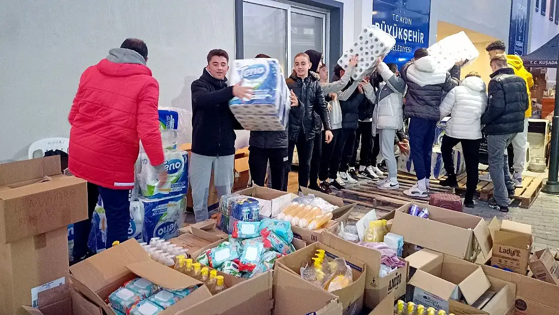 Altınordu'nun U15 takımı depremzedeler için seferber oldu