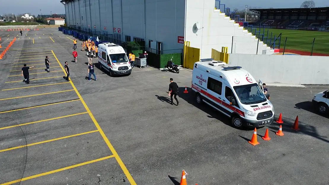 Ambulans şoförlerinin zorlu eğitimi!