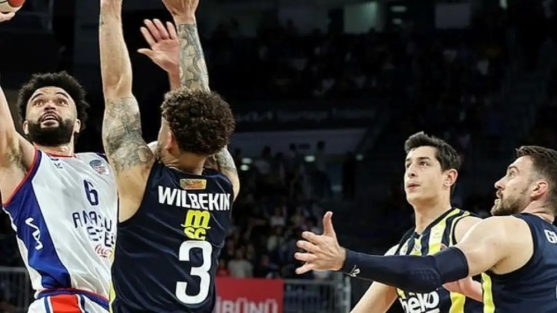 Anadolu Efes seride durumu 2-1’e getirdi