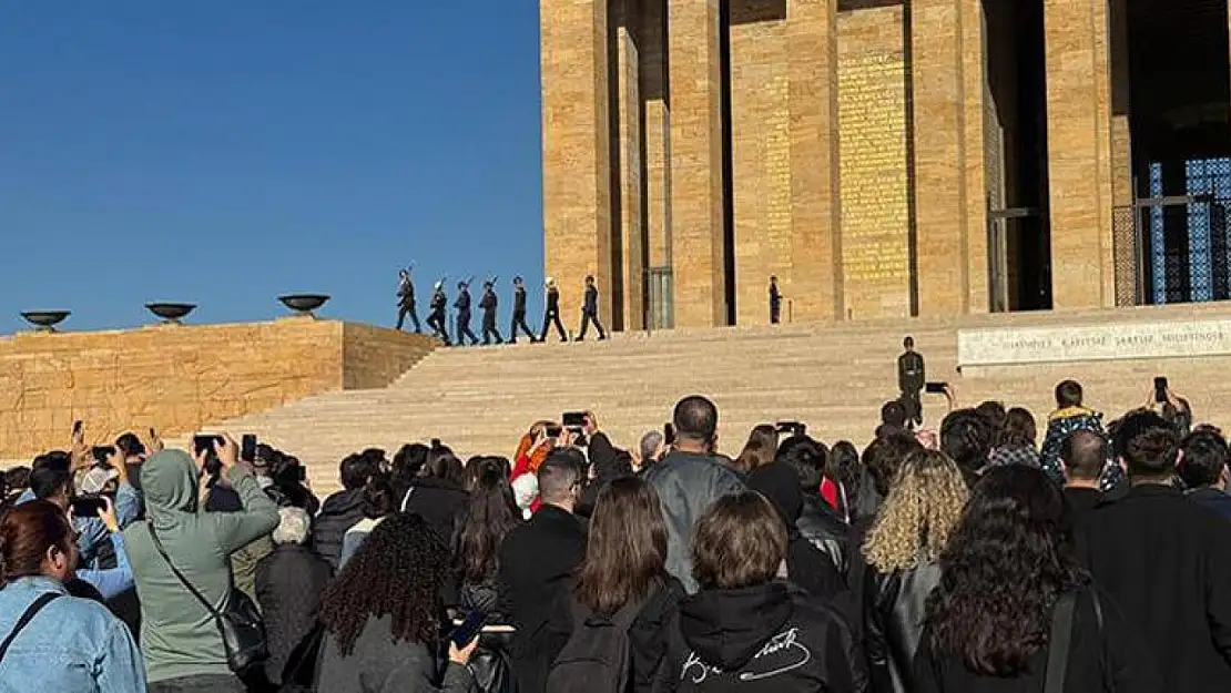 Anıtkabir'de yine 'reis' sloganları atıldı