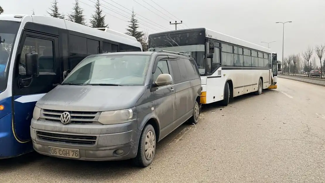 Ankara'da zincirleme trafik kazası: Çok sayıda yaralı var