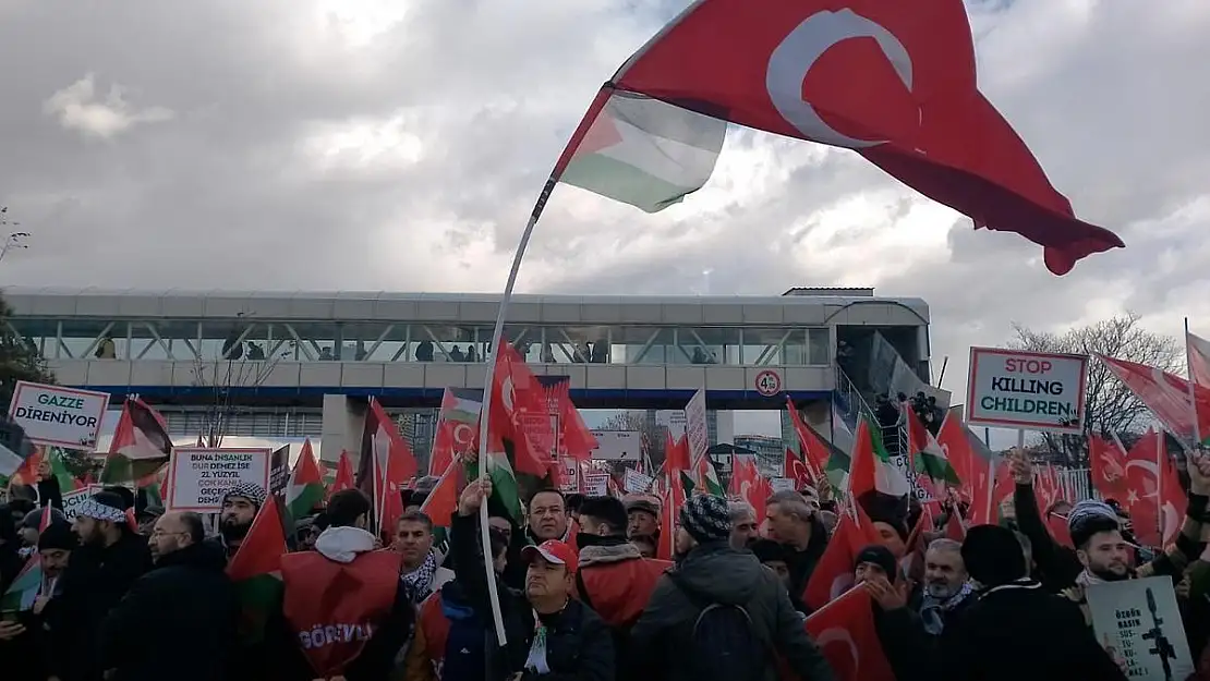 Ankara’da vatandaşlar Filistin için yürüdü