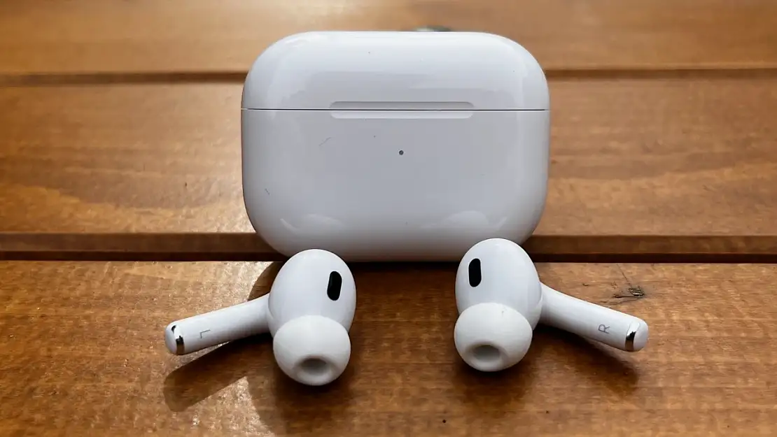 Apple'ın Yeni AirPods özelliği işitme kaybını nasıl çözebilir? İşitme cihazı olarak kullanılabilir mi?